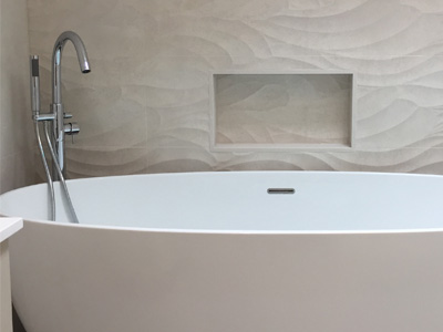 High-end bath fitted by experienced bathroom fitter